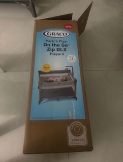 Graco Pack 'n Play On the Go Zip DLX Playard