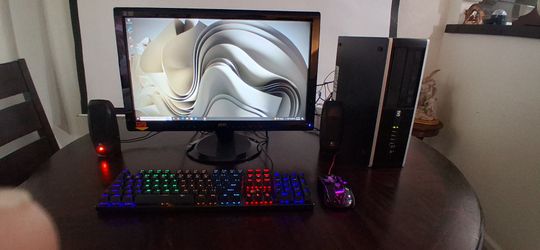 Hp desktop computer windows 10. good working condition.  AMD Athlon 824 processor.    500 gb  hard drive.   64 bit operating system.   dvd reader.   3