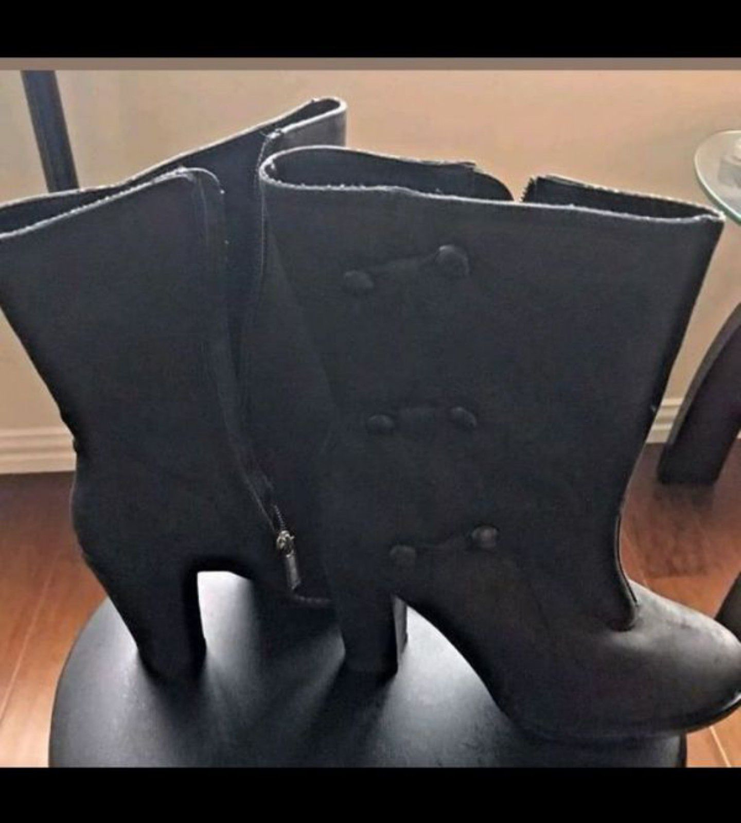 WOMEN'S HARLEY DAVIDSON LEATHER ANKLE BOOTS. SIZE 5.