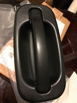 2005 Chevy Tahoe left side door handle