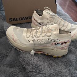 Salomon Shoes Women Size 8