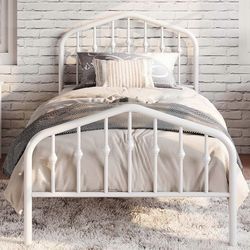 Twin Size Metal Platform Bed Frame with Victorian Style Wrought Iron-Art Headboard/Footboard, No Box Spring Required, White
