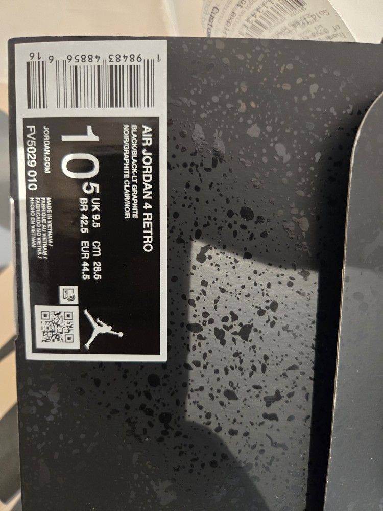 BLACK CAT 4 (DS) SIZES 10,10.5,11.5, 13, 6.5Y