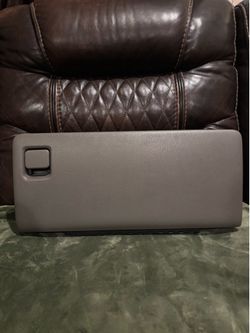 99-06 Glove Box
