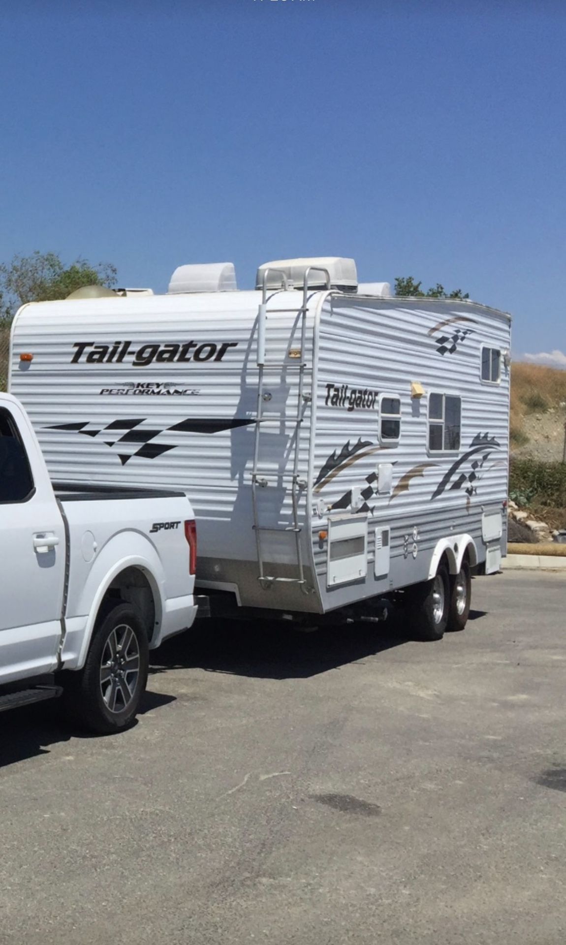 2005 Keystone Tailgator toy hauler