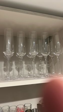 11 new champagne flutes