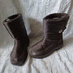 Kids Snow  Black Boots Sixze 6