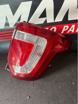 2016-2019 Ford Explorer taillight