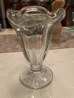 Elegant Set Of 2 Classic Ice Cream Sundae Glasses
