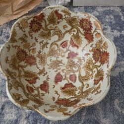 Chinese Scalloped Edge Bowl