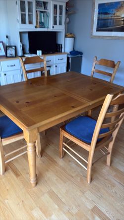 Dining Room Table and Chairs