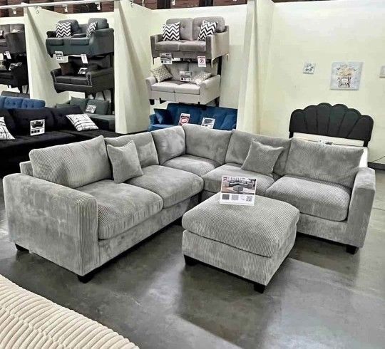 BRAND NEW 4PC SECTIONAL SOFA SET WITH OTTOMAN AND ACCENT PILLOWS INCLUDED $549