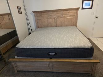 Beautyrest Hybrid Mattress