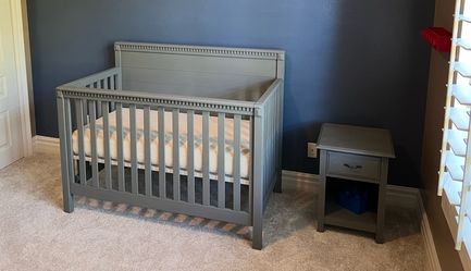 Pottery Barn Kids - Rory 4-in-1 crib, dresser, and nightstand