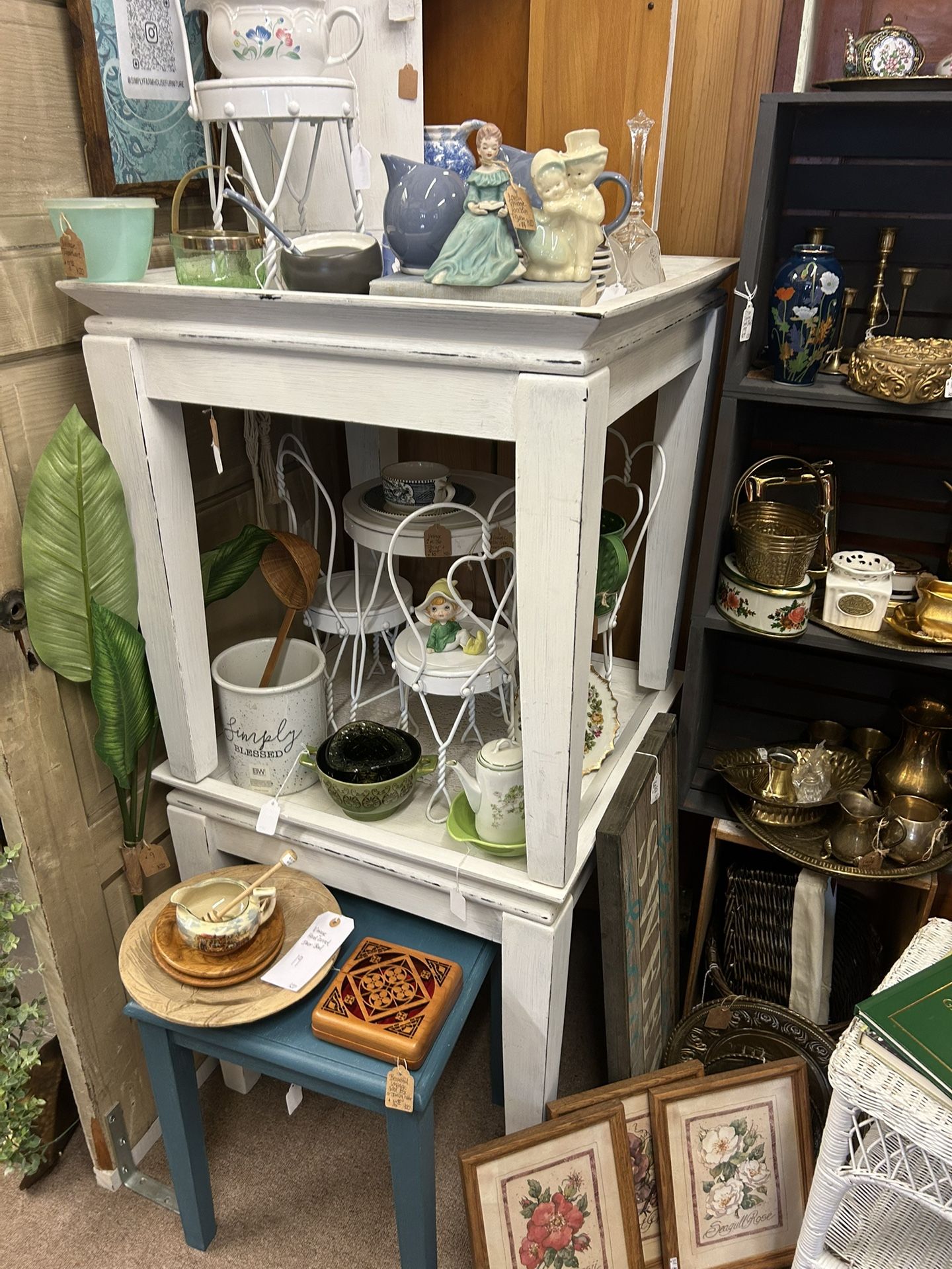 Set of 2 Large Vintage Shabby Chic End Tables