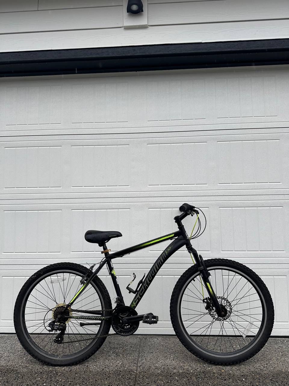 Schwinn Sidewinder Mountain Bike – 26” Wheels – 21-Speed – Front Suspension Bicycle