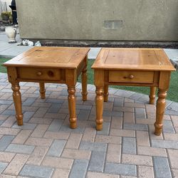 2 Wooden cabinet stance