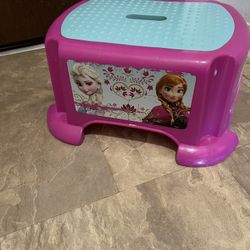 Elsa Step Stool $5