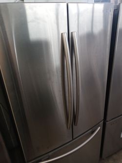 Samsung 33" stainless steel french door refrigerator - Free delivery