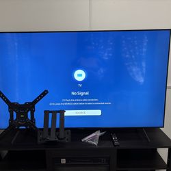 Samsung 70in Flatscreen TV w/remote & Wall Mount