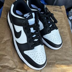 WOMEN NIKE PANDA LOW  Size 6.5