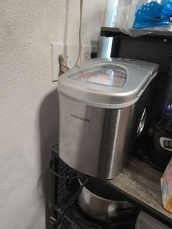 Ice maker