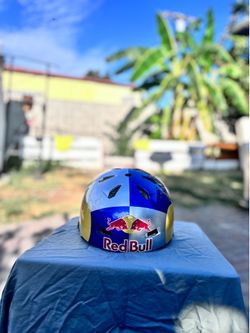 Red Bull helmet size Small￼