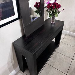 Solid Wood Foyer Table With 3 Drawers & Mirror