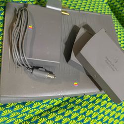 Apple PowerBook Duo 230 – Mac OS 7.5.5 – Works – AC Adapter + 2 Batteries – Vintage Mac Laptop