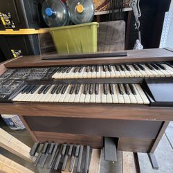 Gulbransen D210 Organ/piano 