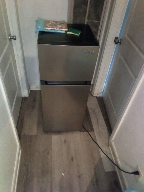 Magic Chef Refrigerator