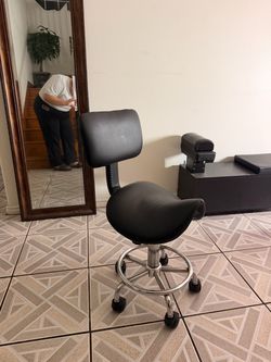 Rolling chair