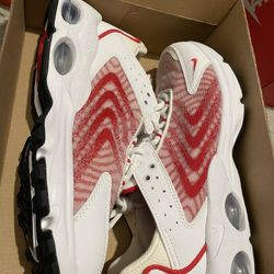 Nike AirMax Boys Size 5.5Y 