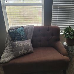 Tuft Lounge Couch