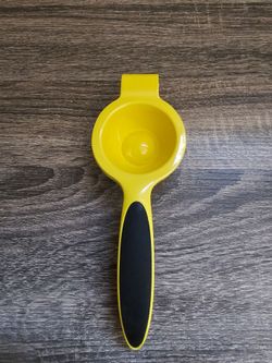 Handheld Lemon Squeezer
