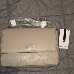 **NEW**Nine West Calandra Mini Flap Crossbody handbag. 