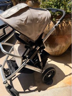 Big Sale Baby items Uppa Baby Vista Stroller Beige clean