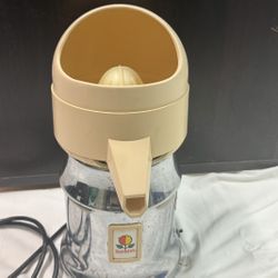 SUNKIST 8-R COMMERCIAL CITRUS JUICER [CASH ONLY]
