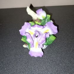 Vintage Porcelain Flowers Very Good Condition 