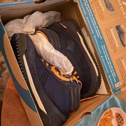 Brand New Hiking Boots Women’s 