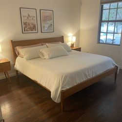 4-Piece Natural Wood Minimalist King Size Bedroom Set