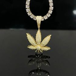 Iced Out Cannabis Leaf Pendant – Moissanite Stones 💎 Hip Hop Jewelry