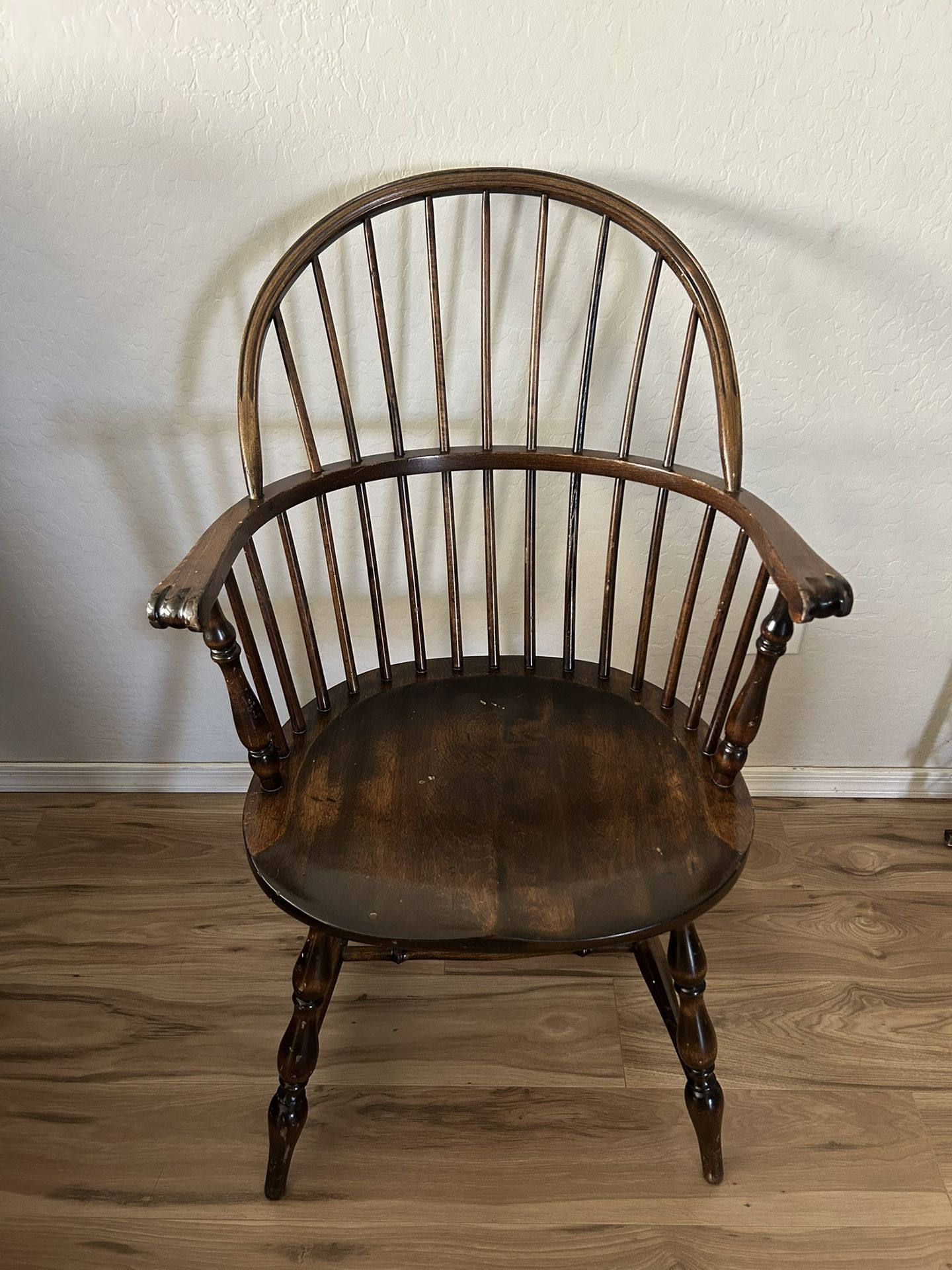 ANTIQUE OAK WINDSOR ARM CHAIR CLAW ARM REST