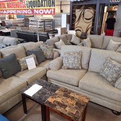 29603.... Sofa And Love Seat 