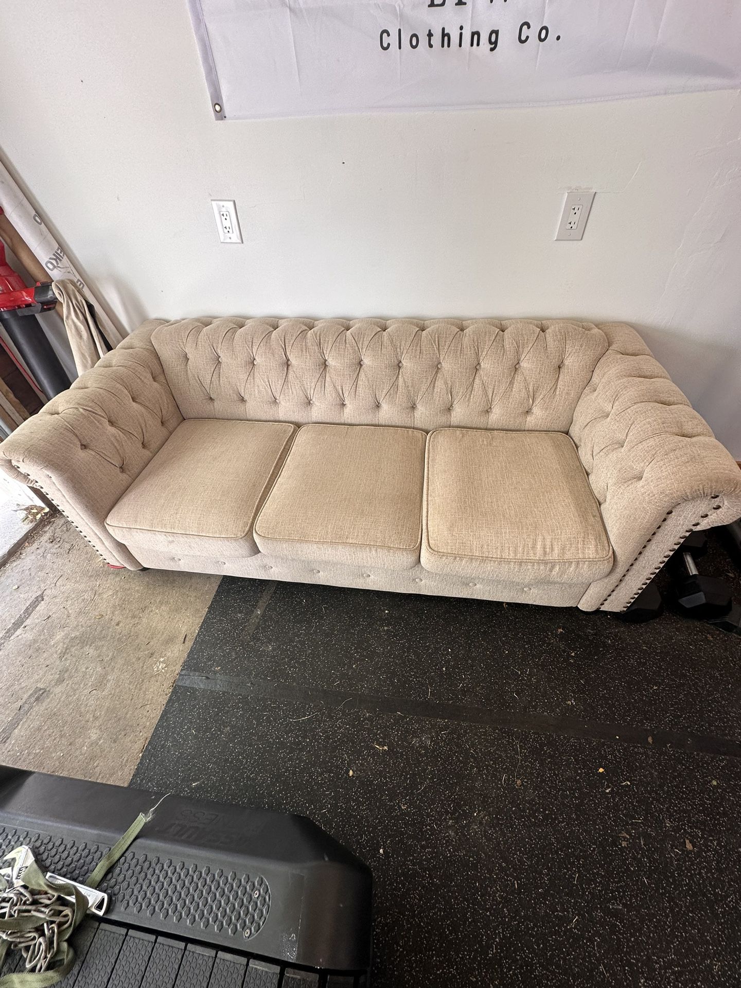 Couch/love Seat