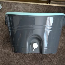 Ice Chest/Cooler