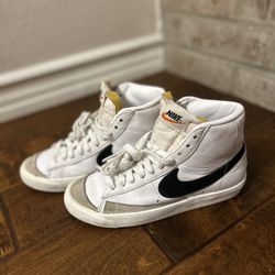 Nike Blazer Mid '77 Vintage Women's Size 4 Black White High Top Sneakers Shoes