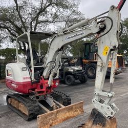 Mini Excavator 6,000lbs