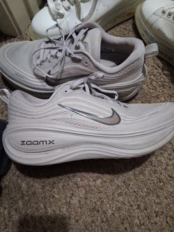 10.5 Nike vomero plus zoomx