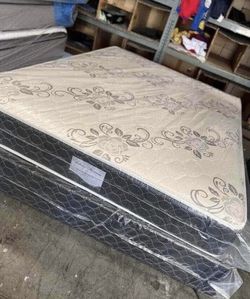 Set Queen Size Mattress And Box Spring